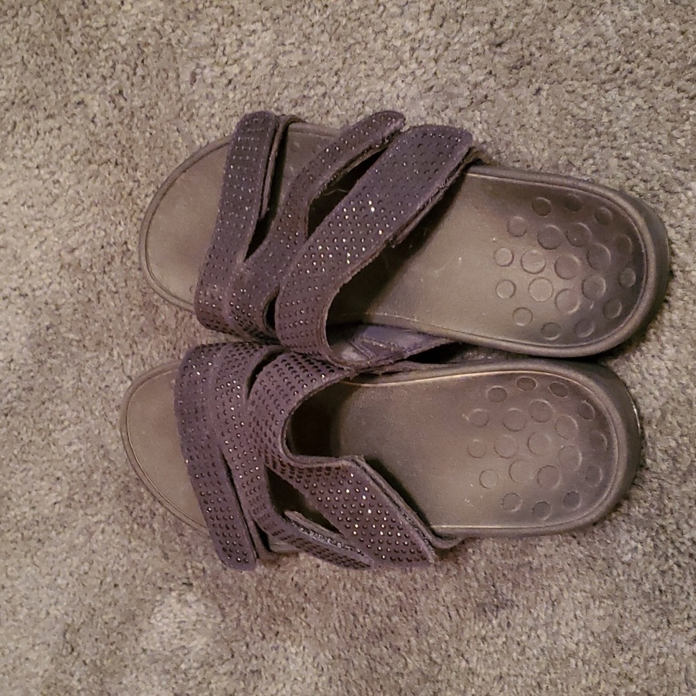 Vionic slide sandals